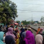 77da4_antri-minyak-goreng