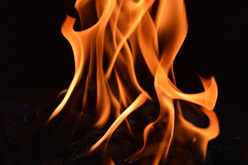 fire-2400966_960_720