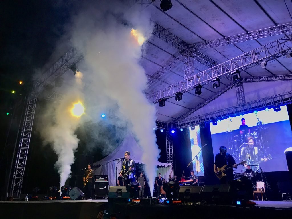 Konser Armada