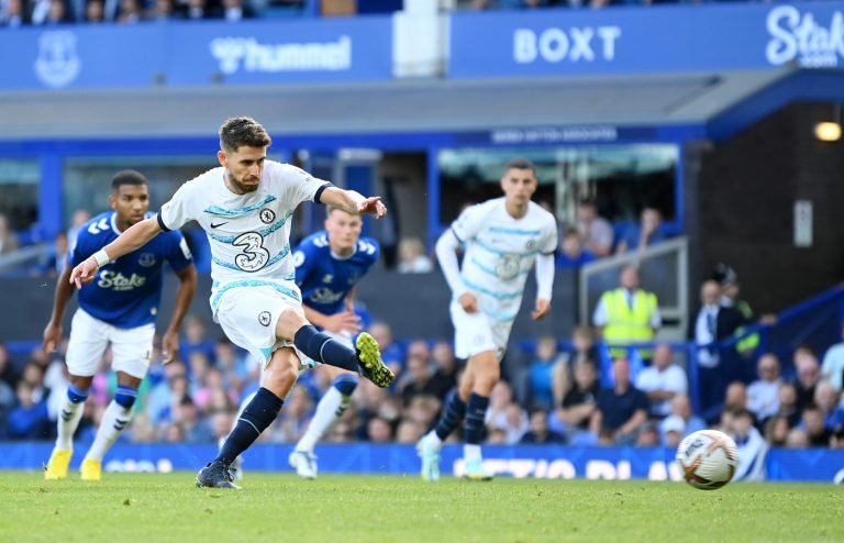 jorginho-penalty-everton-away