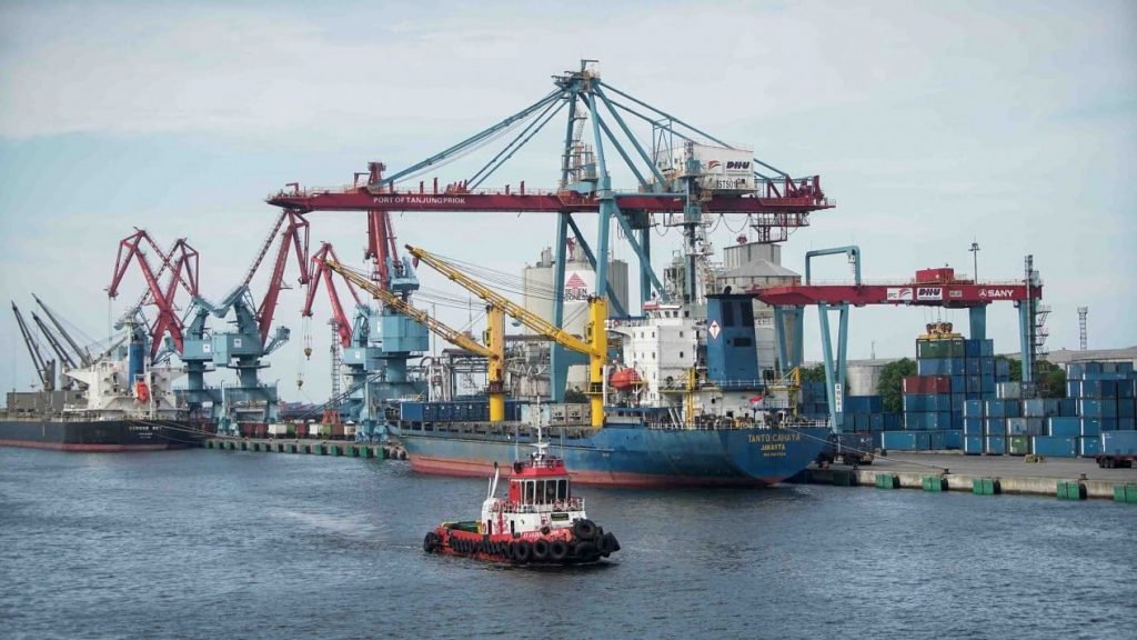 5fb236729b29c-dampak-rcep-terhadap-ekspor-indonesia-pelabuhan-taanjung-priok_1265_711