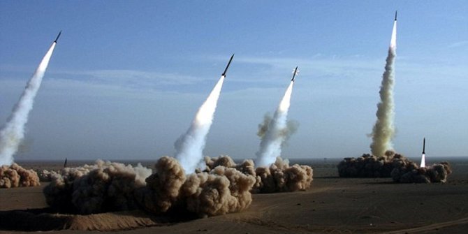 iran-berhasil-bikin-rudal-balistik-hipersonik-sehebat-apa-kemampuannya