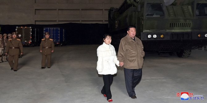 kim-jong-un-tujuan-korut-adalah-miliki-senjata-nuklir-terkuat-di-dunia