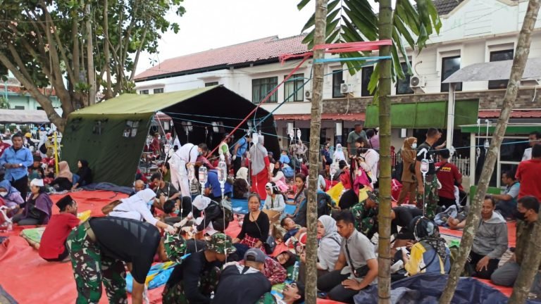 pasca-gempa-cianjur-kominfo-dan-operator-telekomunikasi-lakukan-pemulihan-22112022-004029