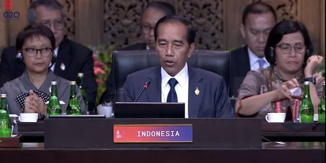 resmi-buka-ktt-g20-jokowi-ingatkan-krisis-belum-usai