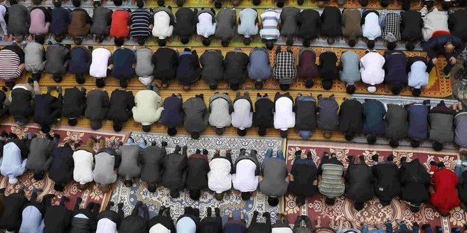 penganut-muslim-naik-44-persen-di-inggris-wales-yang-tidak-beragama-juga-meningkat
