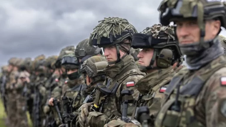 6374109bae2cc-viva-militer-pasukan-angkatan-bersenjata-polandia-wp-dalam-misi-nato_1265_711