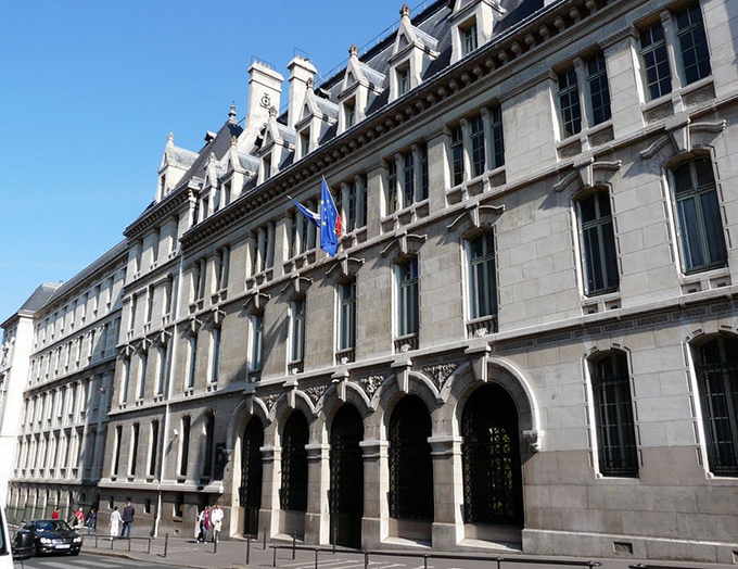School violence: already in 1883, at Lycée Louis-le-Grand