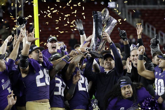 How big bonuses for winning coaches became a tradition in college football