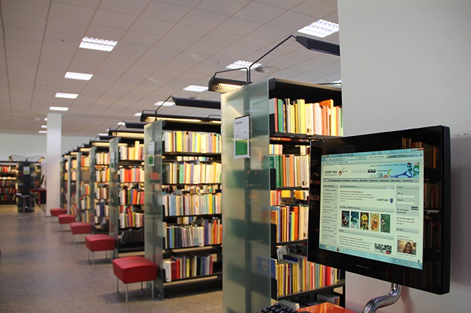 Don’t worry, a school library with fewer books and more technology is good for today’s students