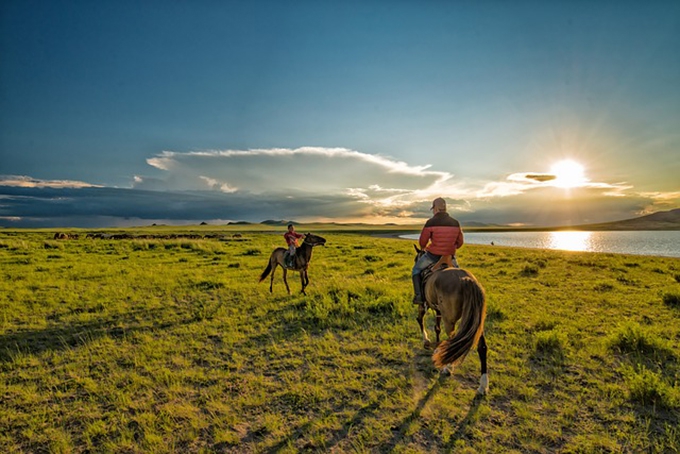 Why should children learn how to ride horses?