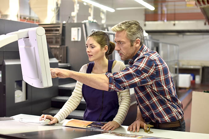 Quality of employment and retention of apprentices in higher education: a winning duo