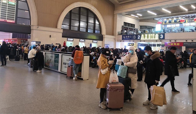 Australian unis may need to cut staff and research if government extends coronavirus travel ban