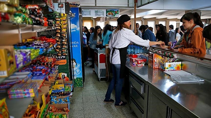 Let's not forget the health and social importance of school canteens!