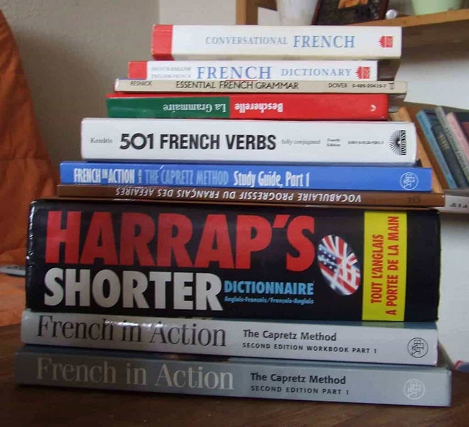 Taking grammar out of school: a project to explore the French language