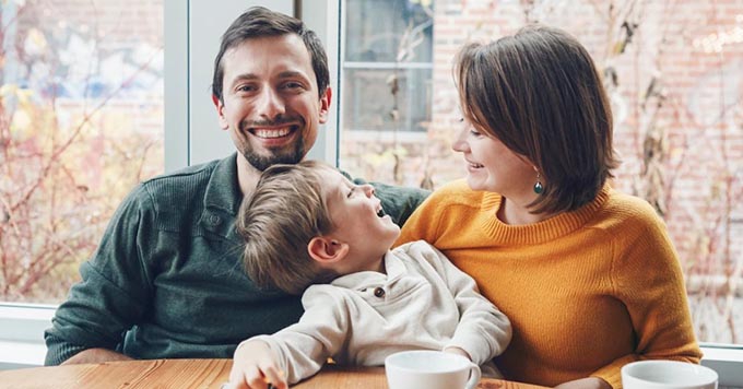 Guides on parenting: an endless race for well-being?