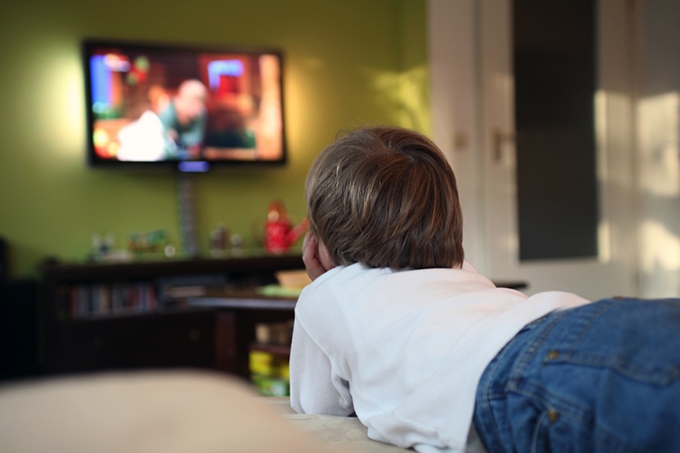 2 hours of TV a day in late childhood linked to lower test scores later