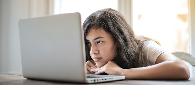 4 tips for college students to avoid procrastinating with their online work