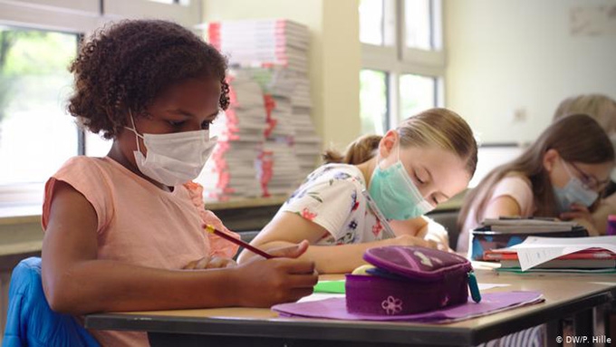 How do students interpret differences in classroom achievement?