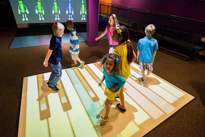 'Exergames': interactive video games against sedentary lifestyle in childhood
