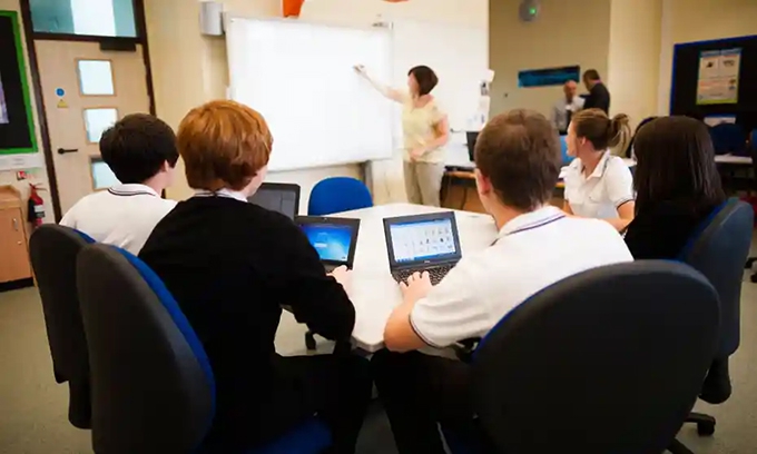 How teachers can learn to teach digital skills