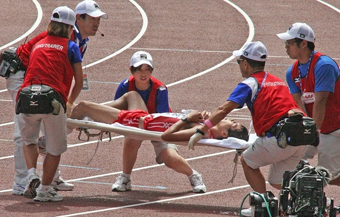 Sports in extreme heat: How high school athletes can safely prepare for the start of practice, and the warning signs of heat illness