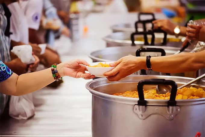 How business students learn to make ethical decisions by studying a soup kitchen in one of America’s toughest neighborhoods